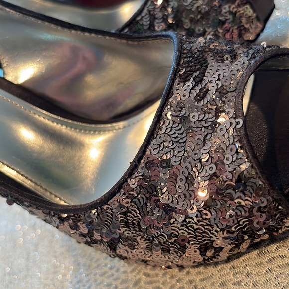 Beautiful sequin heels - Picture 3 of 5